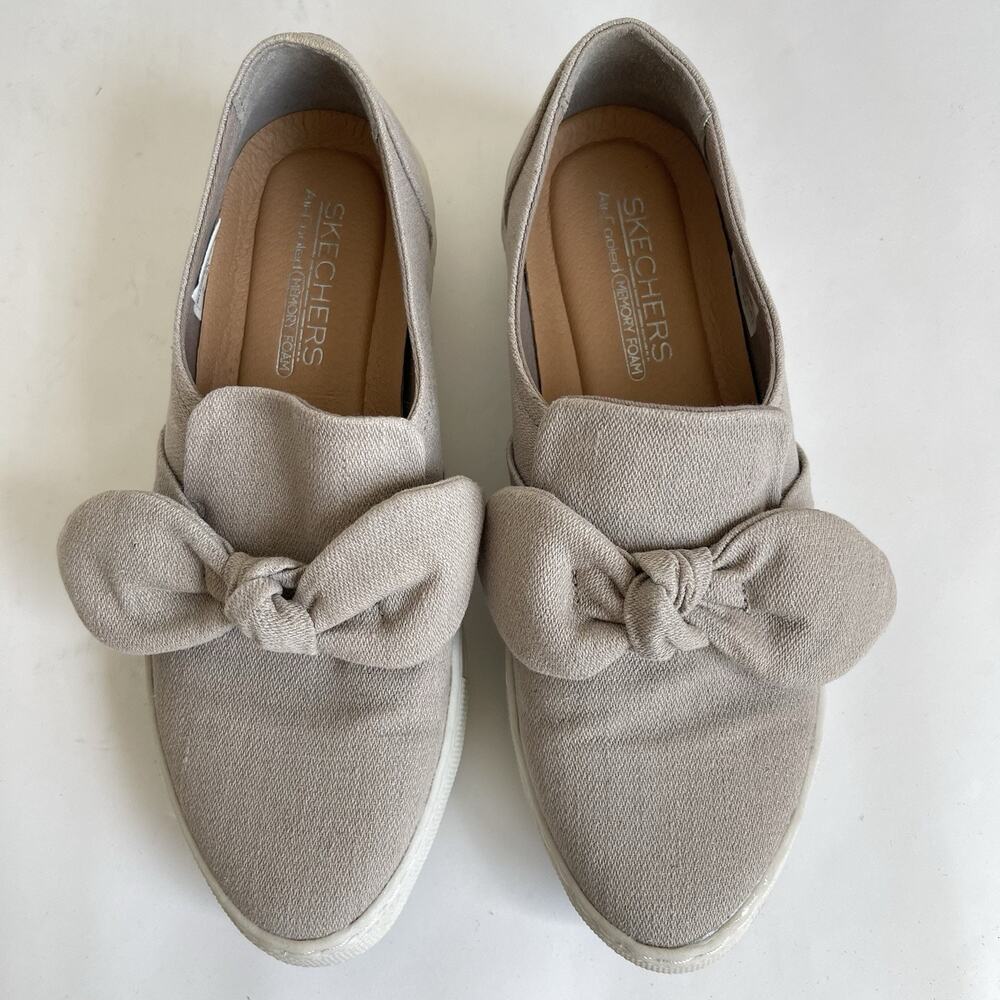 Skechers Bow Sneakers Women 7 Shoes Slip On Memory Foam Comfort Loafers - Picture 3 of 11